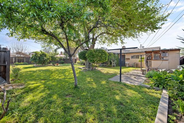 4340 W School Avenue, Visalia, CA 93291