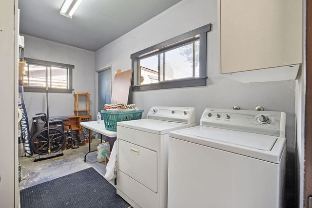 4340 W School Avenue, Visalia, CA 93291