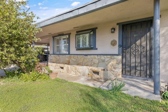 4340 W School Avenue, Visalia, CA 93291