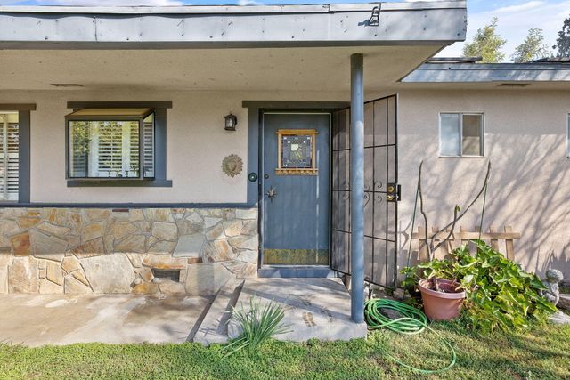 4340 W School Avenue, Visalia, CA 93291