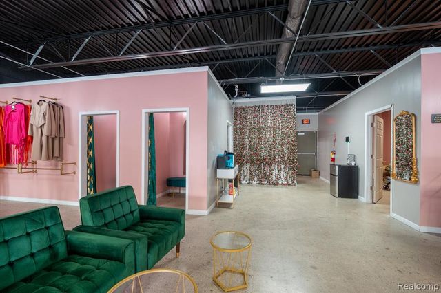 22217 Kelly Road, Eastpointe, MI 48021