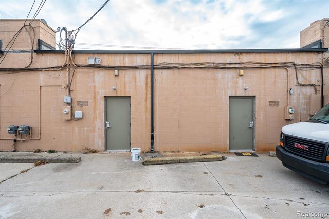 22217 Kelly Road, Eastpointe, MI 48021