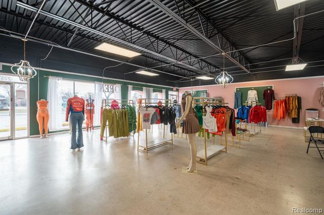 22217 Kelly Road, Eastpointe, MI 48021