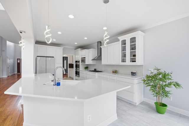 600 Lakemeade Pt, Old Hickory, TN 37138