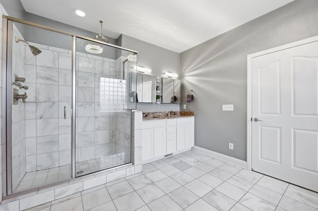 600 Lakemeade Pt, Old Hickory, TN 37138