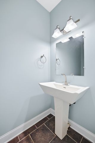 600 Lakemeade Pt, Old Hickory, TN 37138