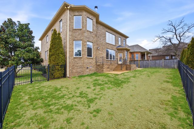 600 Lakemeade Pt, Old Hickory, TN 37138