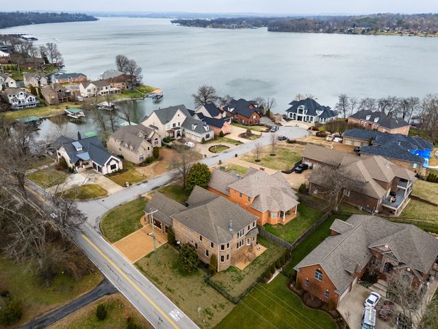 600 Lakemeade Pt, Old Hickory, TN 37138