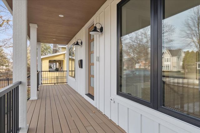 1535 Lake Avenue, Wilmette, IL 60091