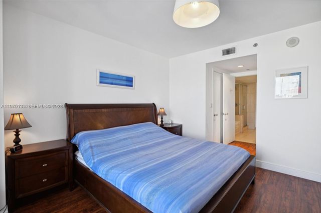 50 Biscayne Blvd 2111, Miami, FL 33132