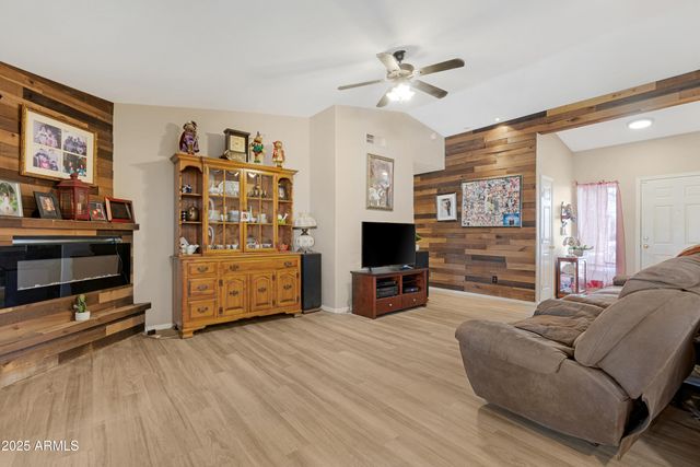 704 W HESS Avenue, Coolidge, AZ 85128