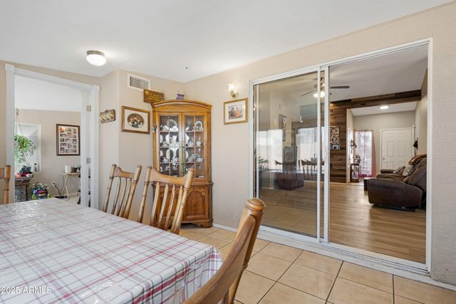 704 W HESS Avenue, Coolidge, AZ 85128