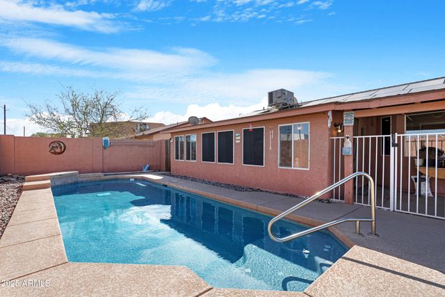 704 W HESS Avenue, Coolidge, AZ 85128