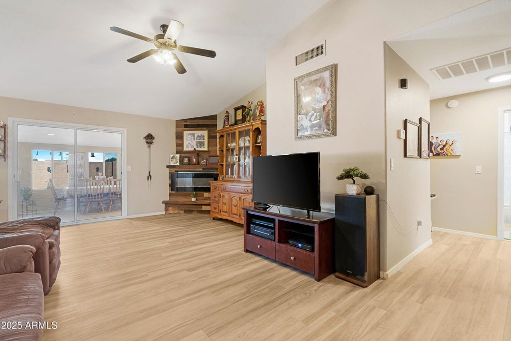 704 W HESS Avenue, Coolidge, AZ 85128