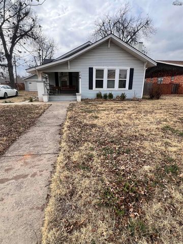 706 N JACKSON AVENUE, Iowa Park, TX 76367