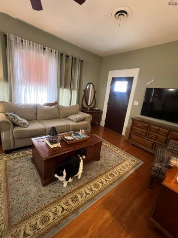 706 N JACKSON AVENUE, Iowa Park, TX 76367