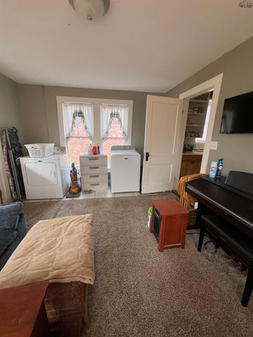 706 N JACKSON AVENUE, Iowa Park, TX 76367