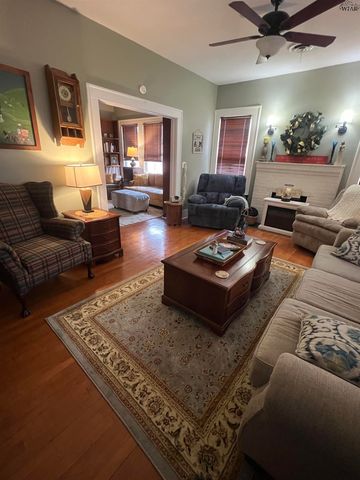 706 N JACKSON AVENUE, Iowa Park, TX 76367