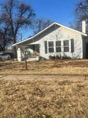 706 NORTH JACKS N JACKSON AVENUE, Iowa Park, TX 76367