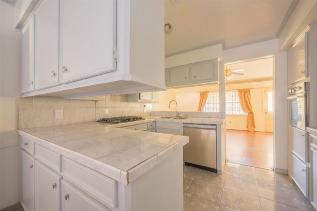 4031 Curly Oaks Drive, Houston, TX 77053