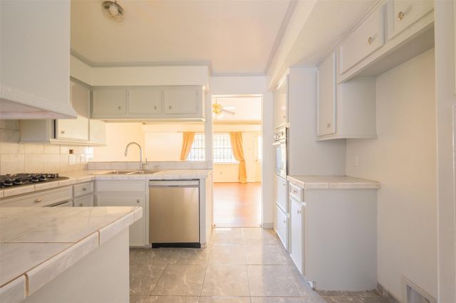 4031 Curly Oaks Drive, Houston, TX 77053