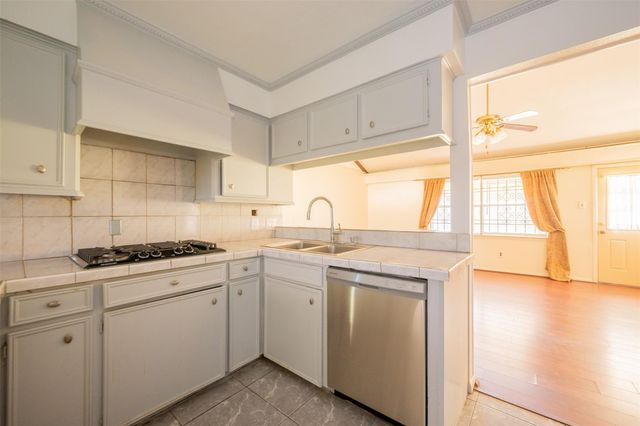 4031 Curly Oaks Drive, Houston, TX 77053