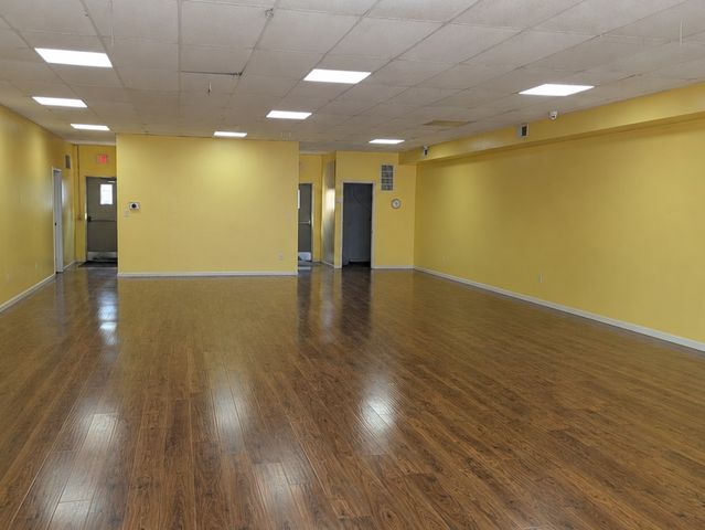 1157 E Algonquin Road, Des Plaines, IL 60016
