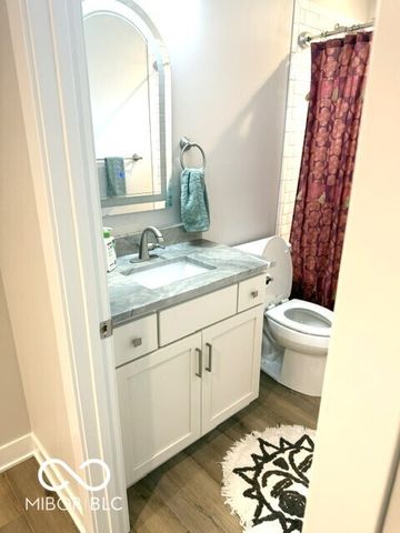 1 Elm Tree Court, Greenwood, IN 46142