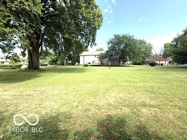 1 Elm Tree Court, Greenwood, IN 46142