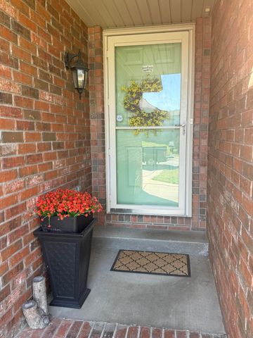 4461 N Katrina Avenue, Springfield, MO 65803