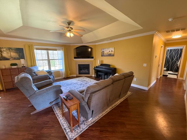 4461 N Katrina Avenue, Springfield, MO 65803