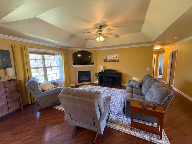 4461 N Katrina Avenue, Springfield, MO 65803