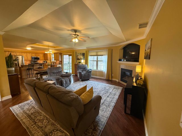 4461 N Katrina Avenue, Springfield, MO 65803