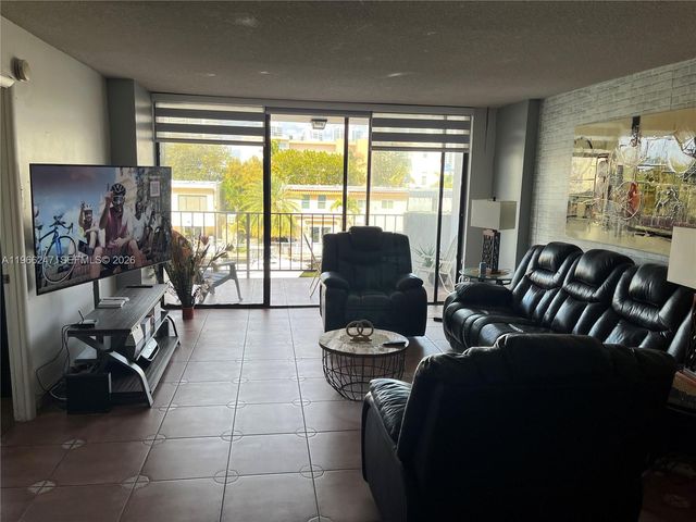 3545 NE 166th St 303, North Miami Beach, FL 33160