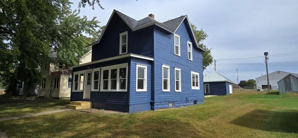 416 Plum Street, Lakefield, MN 56150