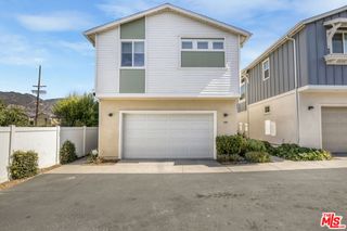 13450 Hubbard Street, Sylmar, CA 91342