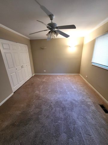 682 N OSWEGO Drive, Carol Stream, IL 60188