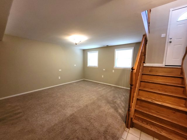 682 N OSWEGO Drive, Carol Stream, IL 60188
