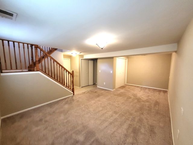 682 N OSWEGO Drive, Carol Stream, IL 60188