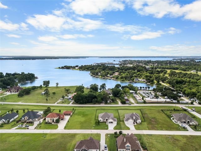 10921 Bourbon Street, Willis, TX 77318