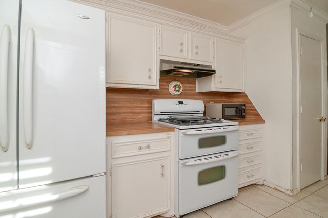 205 W 4th Street, Sundown, TX 79372