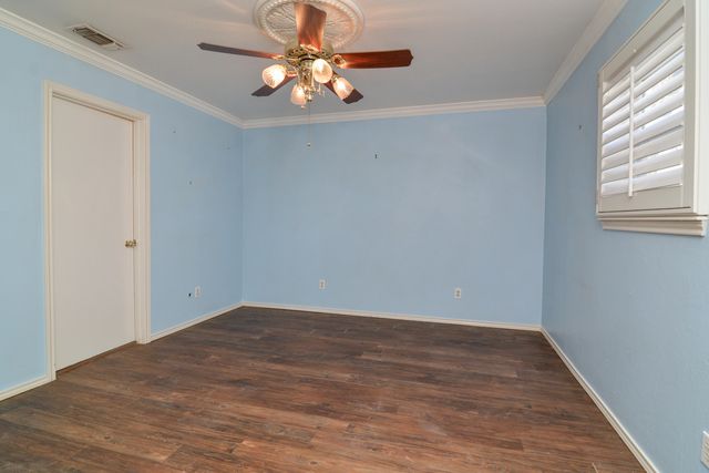 205 W 4th Street, Sundown, TX 79372