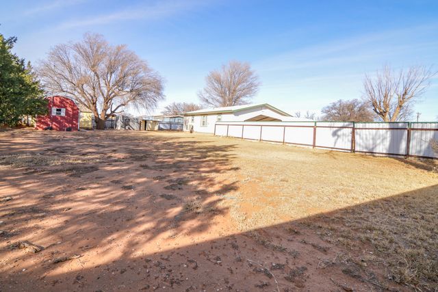 205 W 4th Street, Sundown, TX 79372