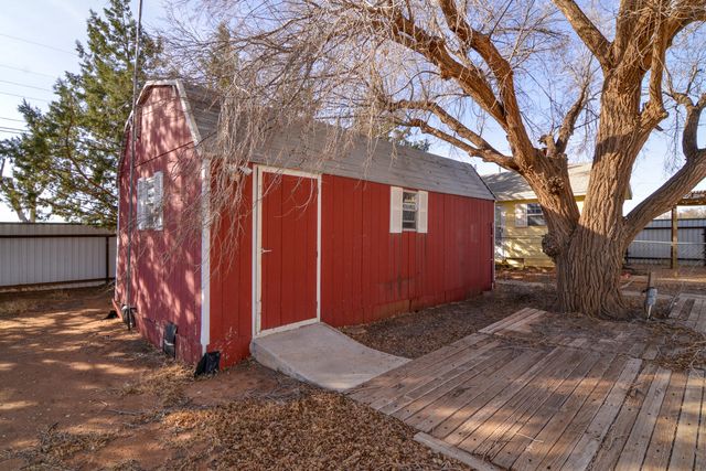 205 W 4th Street, Sundown, TX 79372