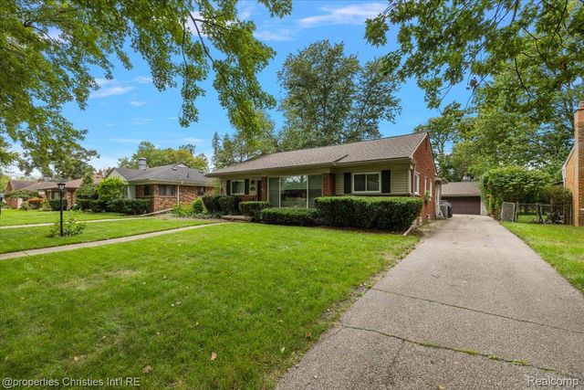 31095 W Rutland Street, Beverly Hills Village, MI 48025