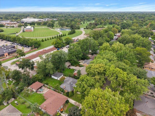 31095 W Rutland Street, Beverly Hills Village, MI 48025