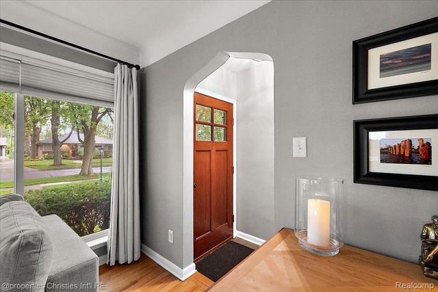 31095 W Rutland Street, Beverly Hills Village, MI 48025