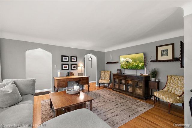 31095 W Rutland Street, Beverly Hills Village, MI 48025
