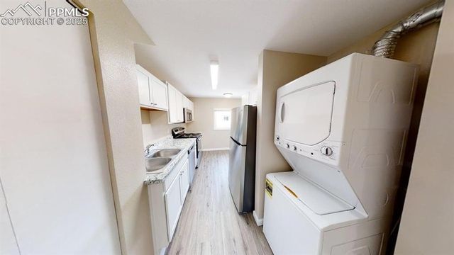 2413 E St Vrain Street, Colorado Springs, CO 80909