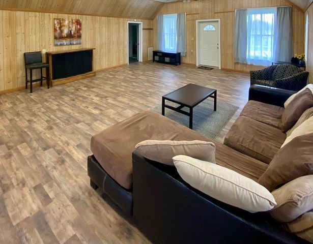 7305 Old Madisonville Road, Hopkinsville, KY 42240